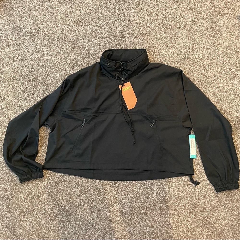 NWT Girlfriend Collective Hummingbird Half
Zip Windbreaker Size Medium